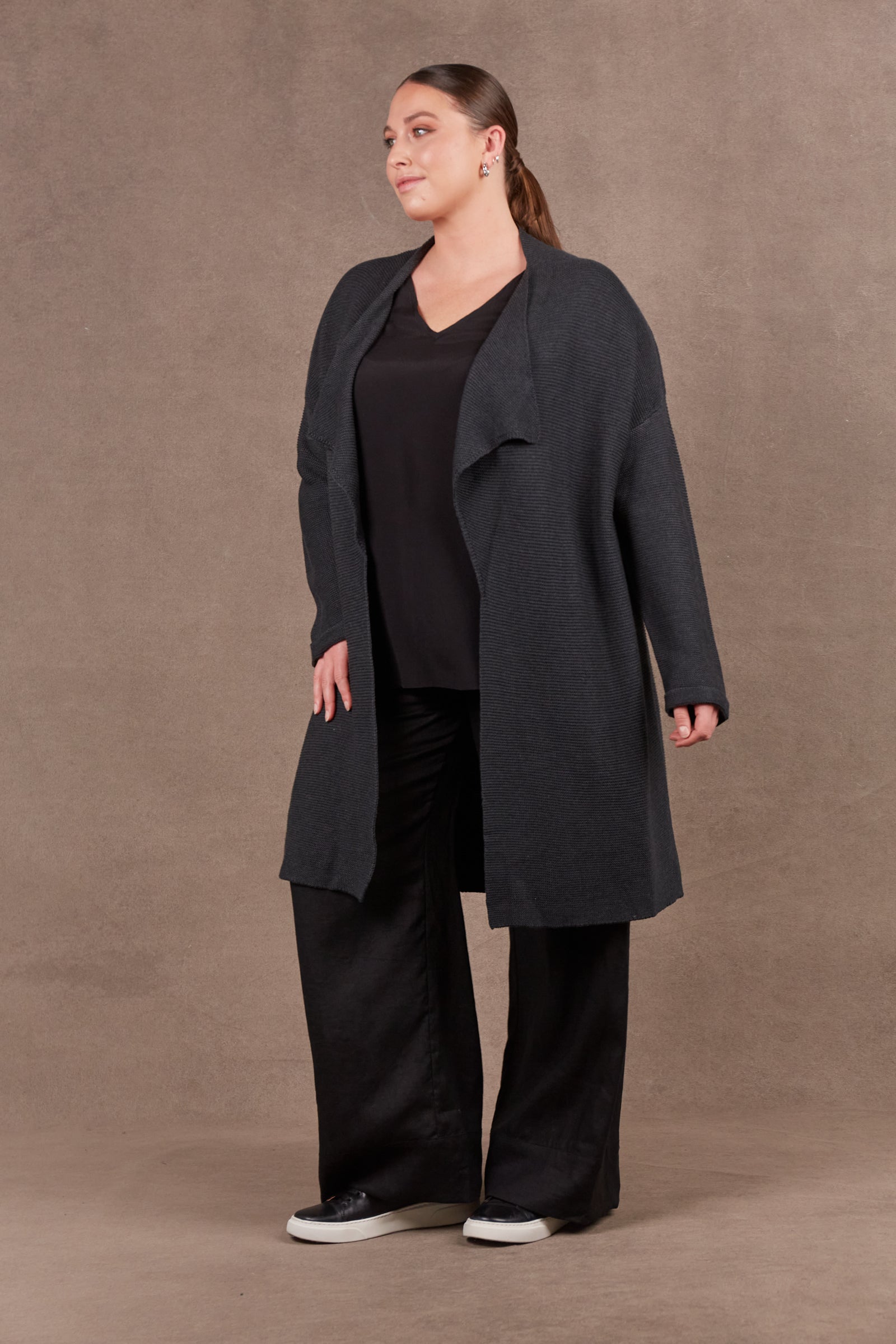 EB & IVE Britons Cardigan Graphite
