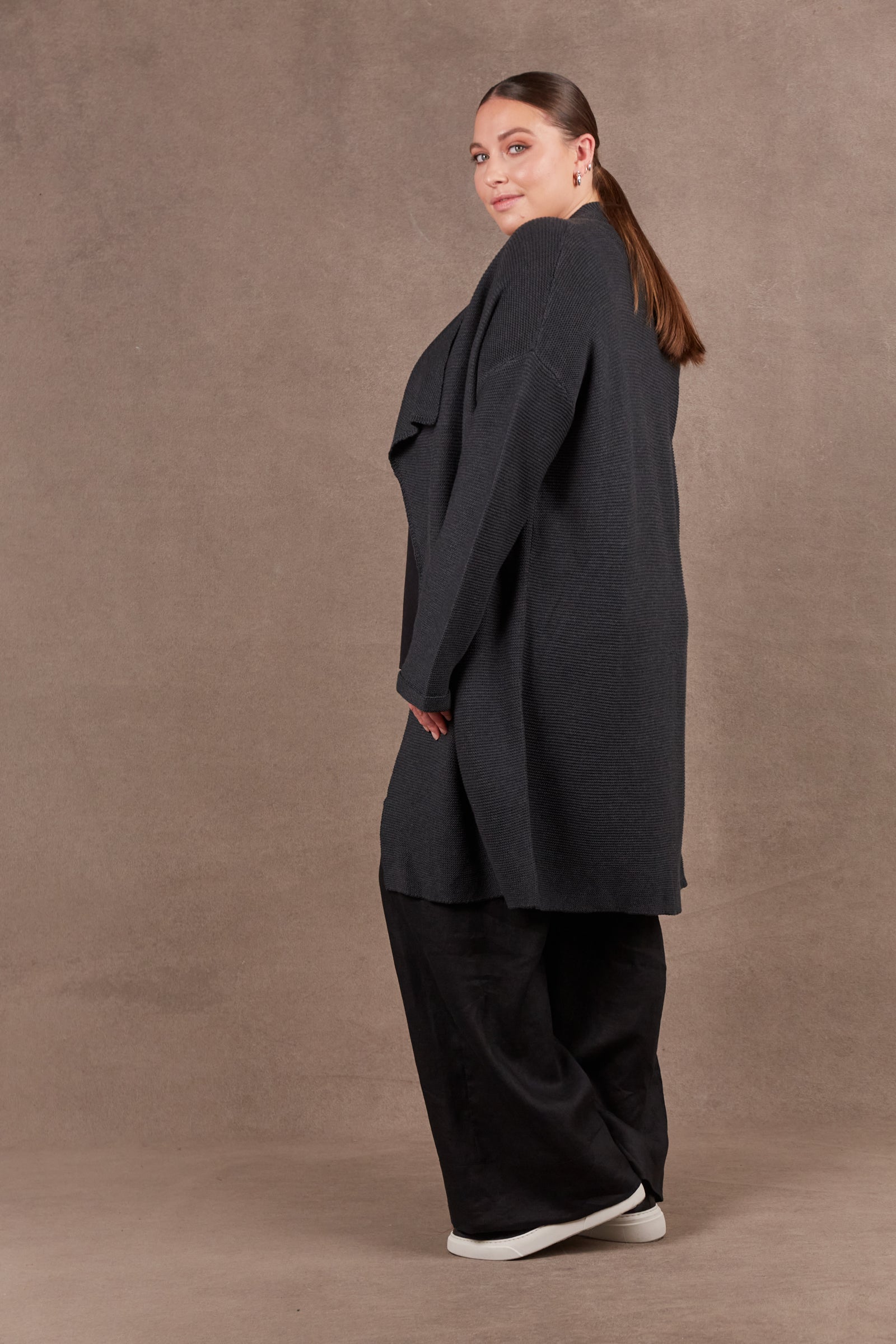 EB & IVE Britons Cardigan Graphite