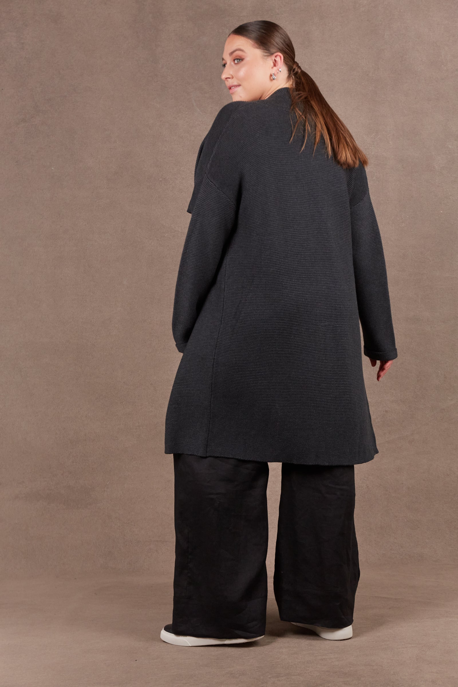 EB & IVE Britons Cardigan Graphite