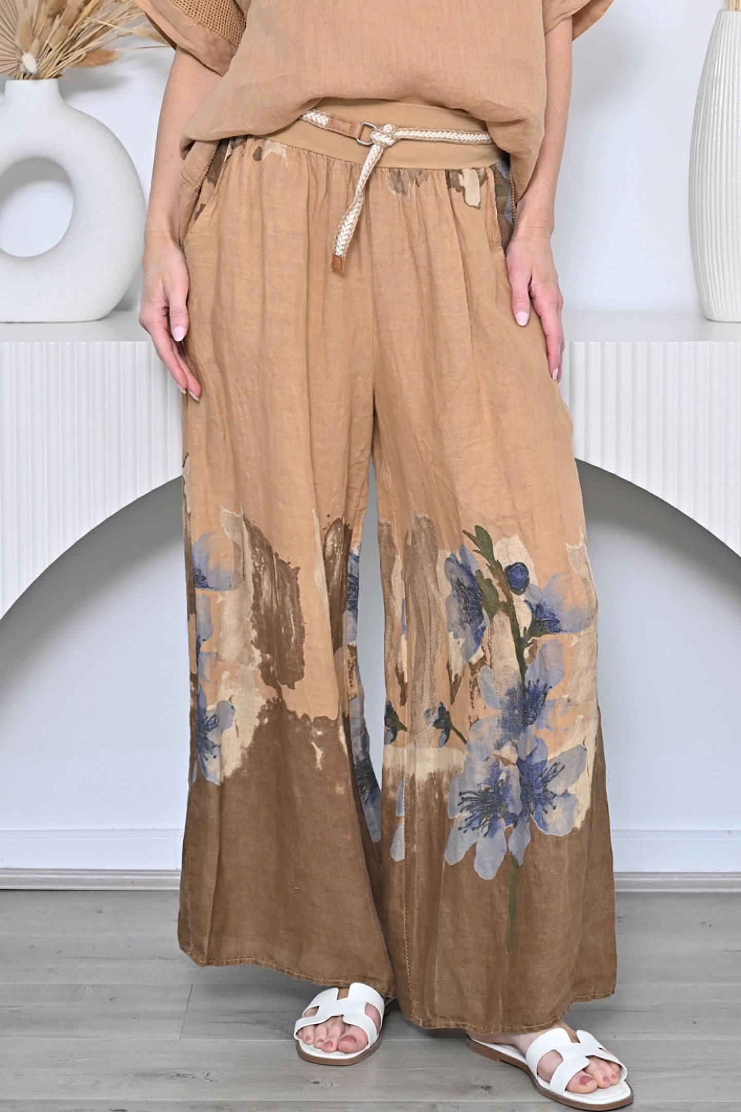 AE Luxe Camel Floral Pants AE09