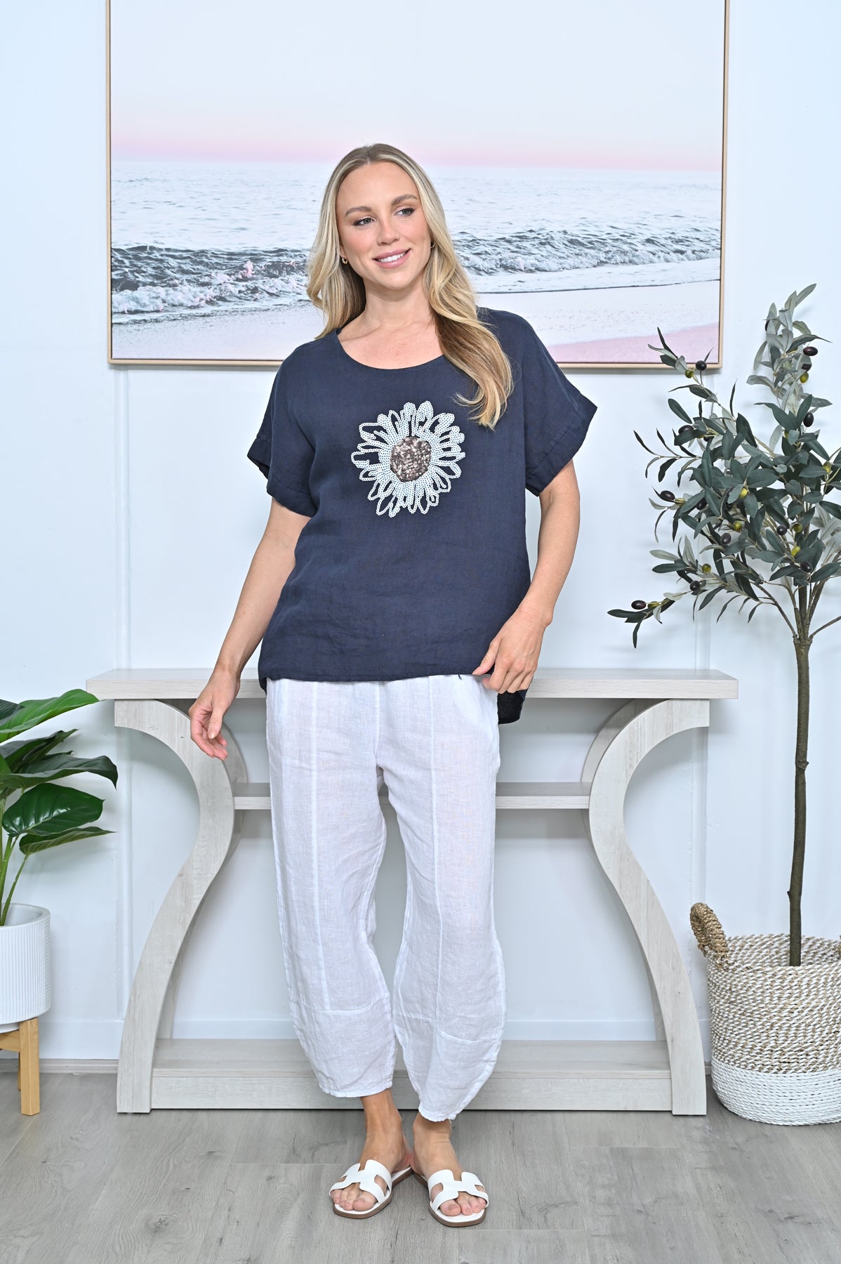 AE Luxe Navy Daisy AE37-NY