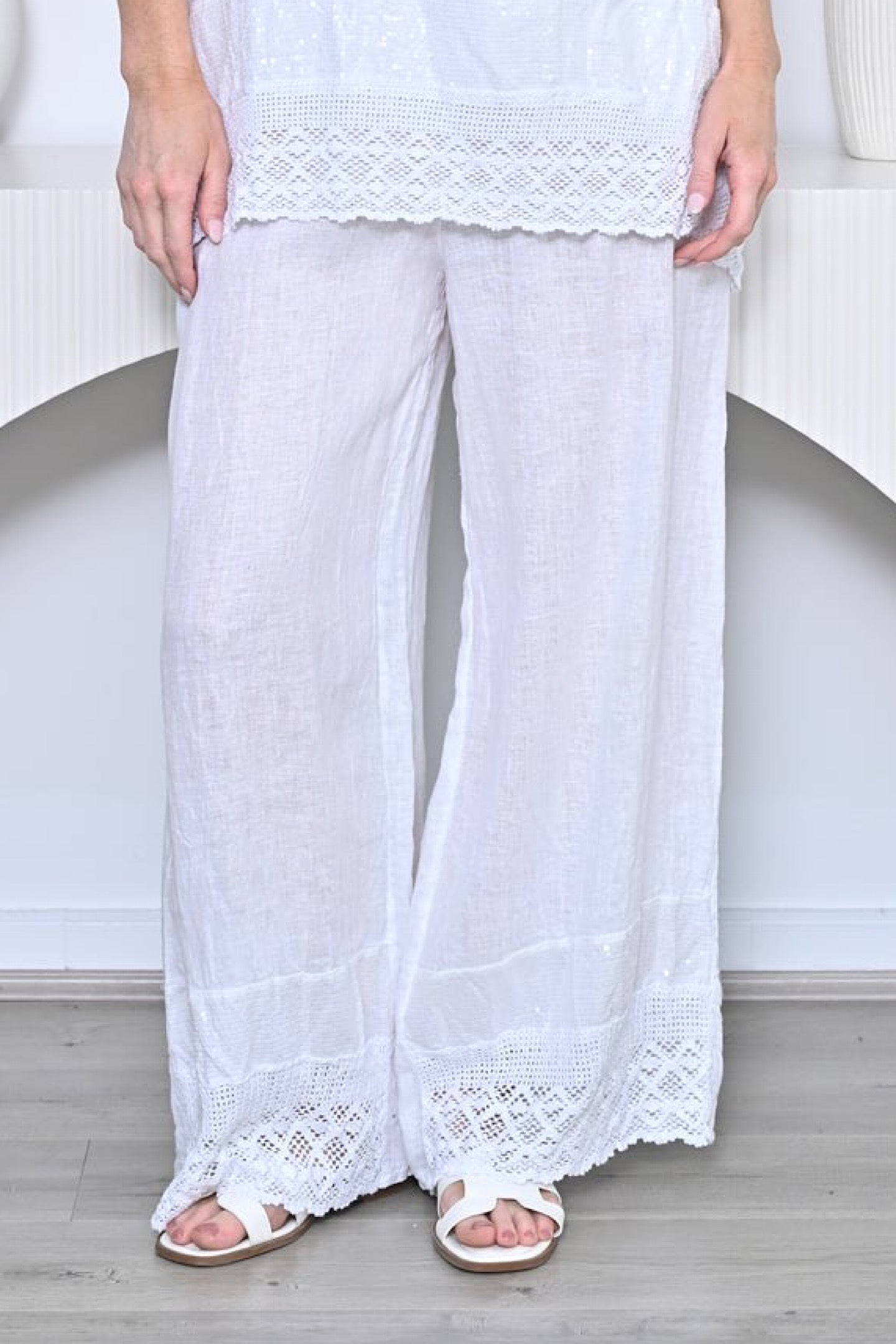 AE Luxe White Pants AE13