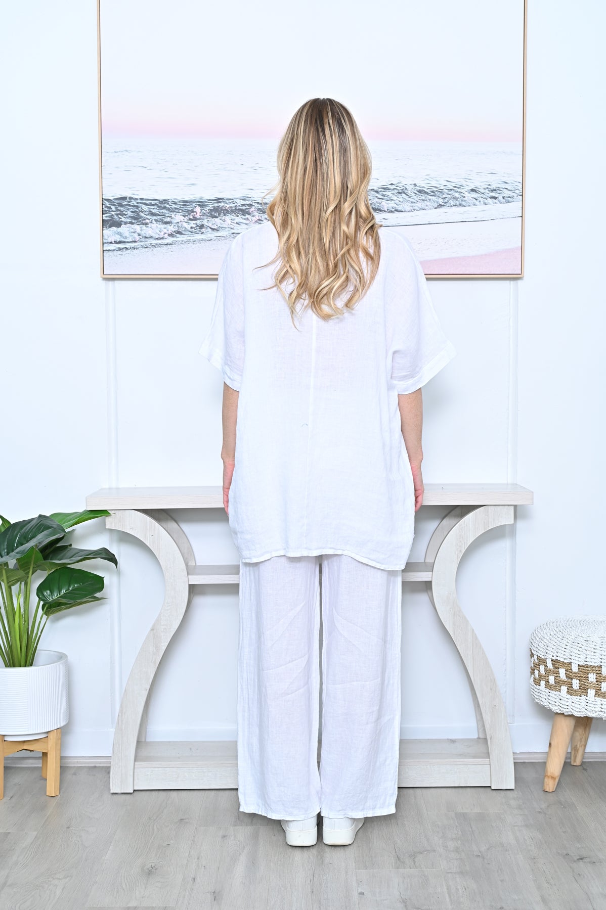 AE Luxe White Top AE320-WH