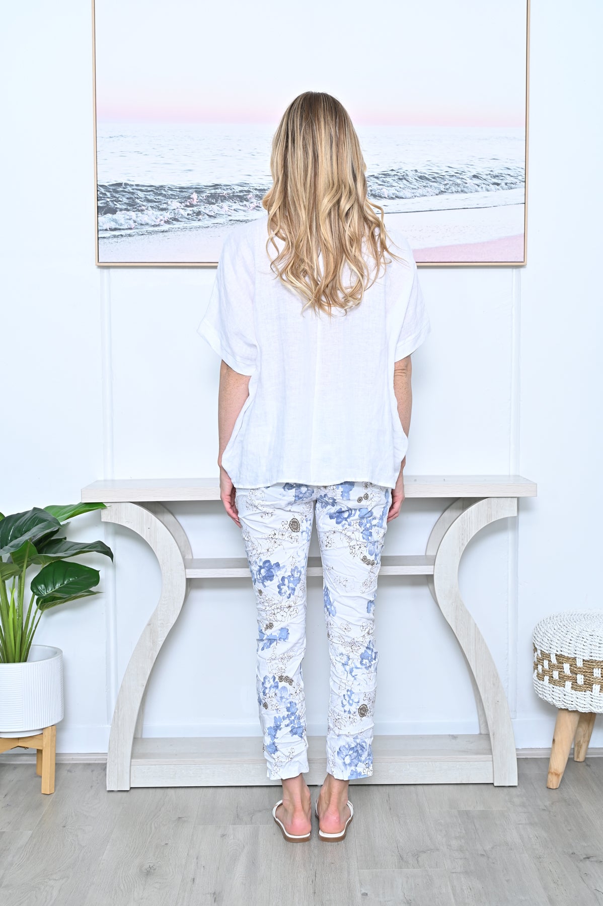 AE Luxe White Floral AW407-WH