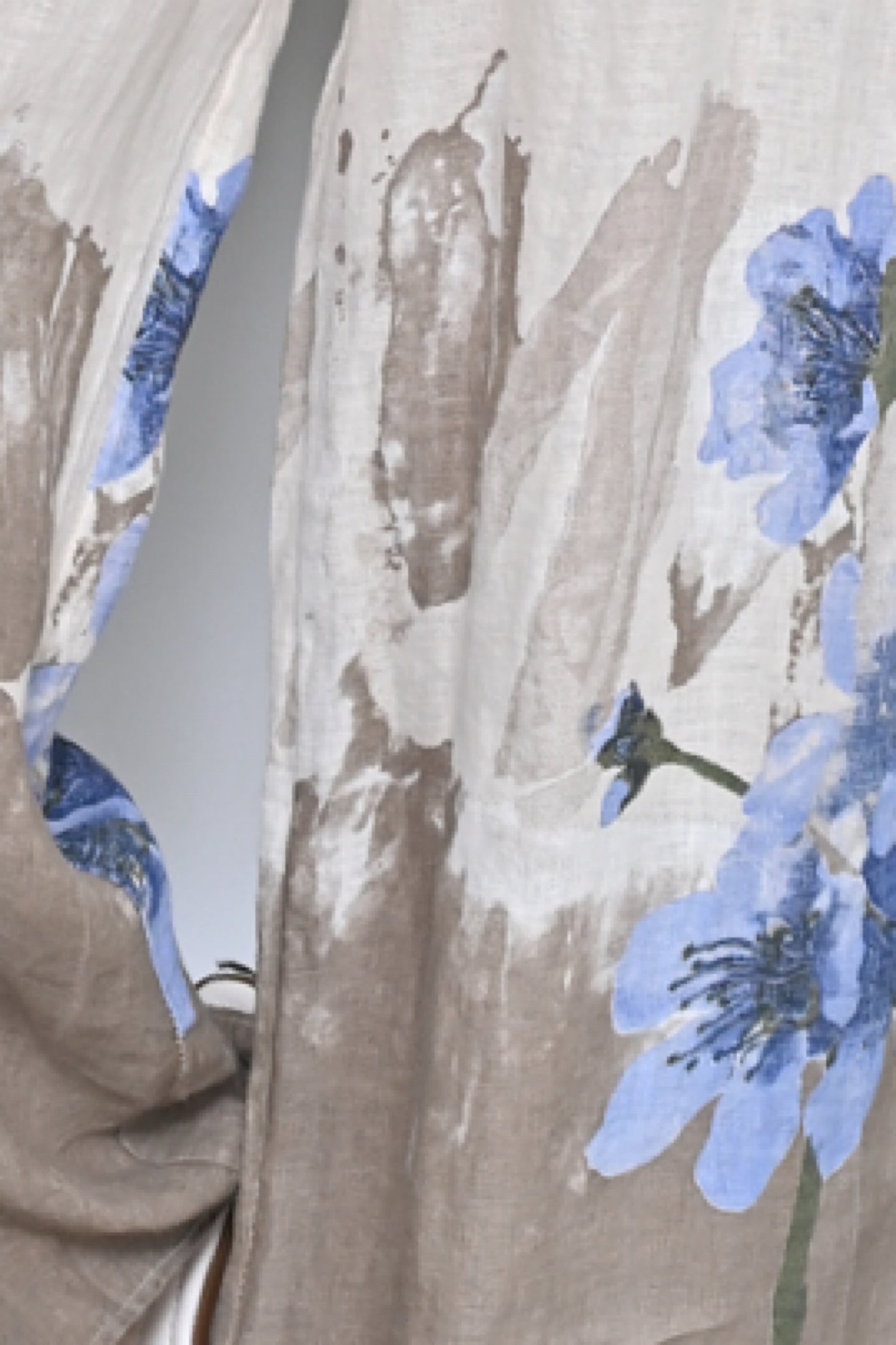 AE Luxe Beige Floral Pants AE09