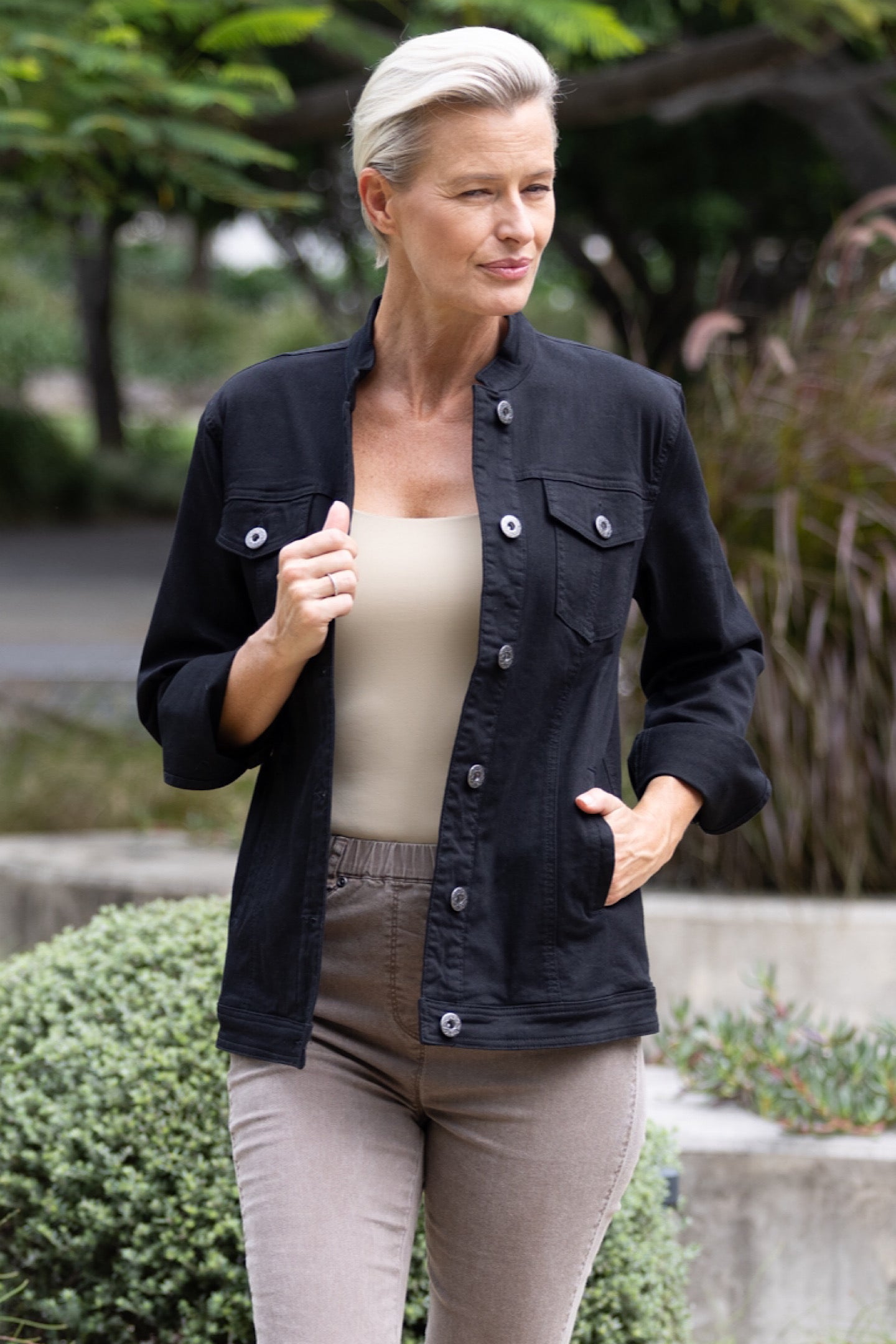 Cafe Latte Jacket Black CLM414